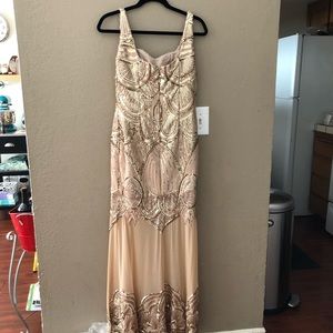 Gold old Hollywood detailed Prom dress. Very sexy